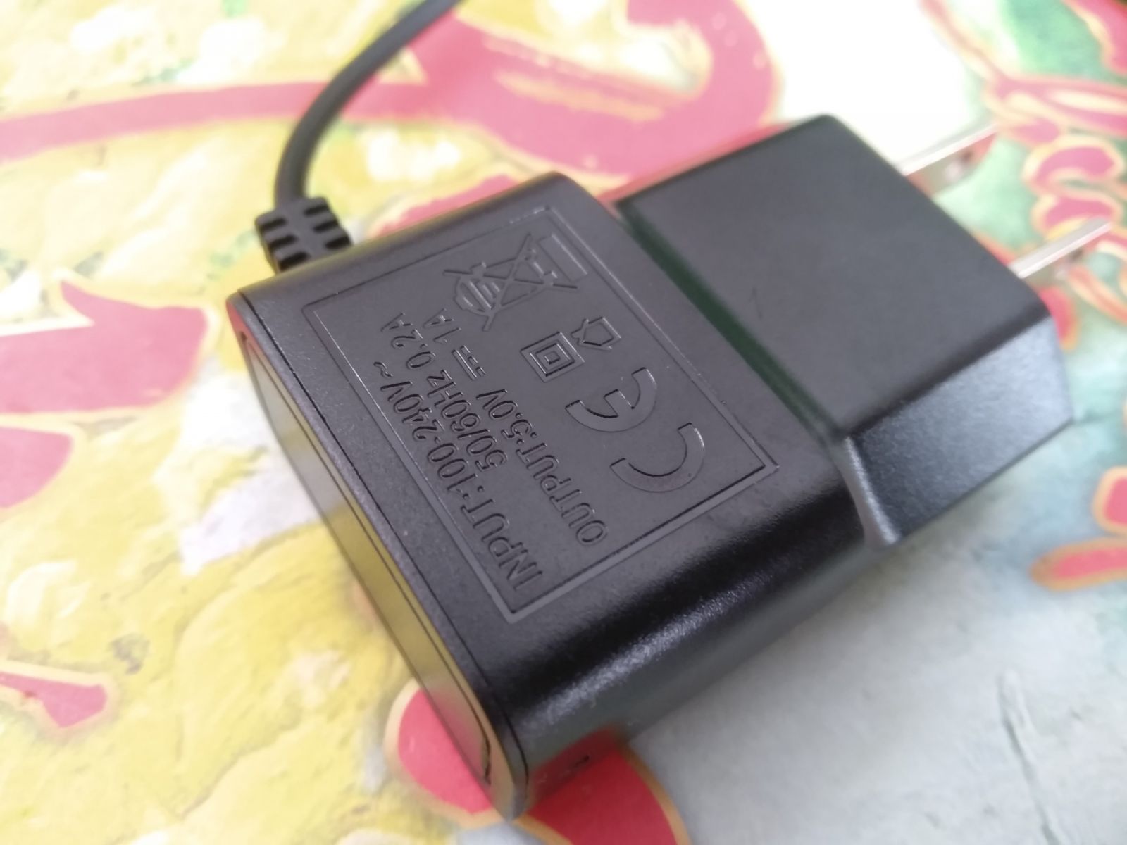 Cục Sạc Đen Dây Liền Cổng Micro USB Dây Dài 1m Tiện Lợi