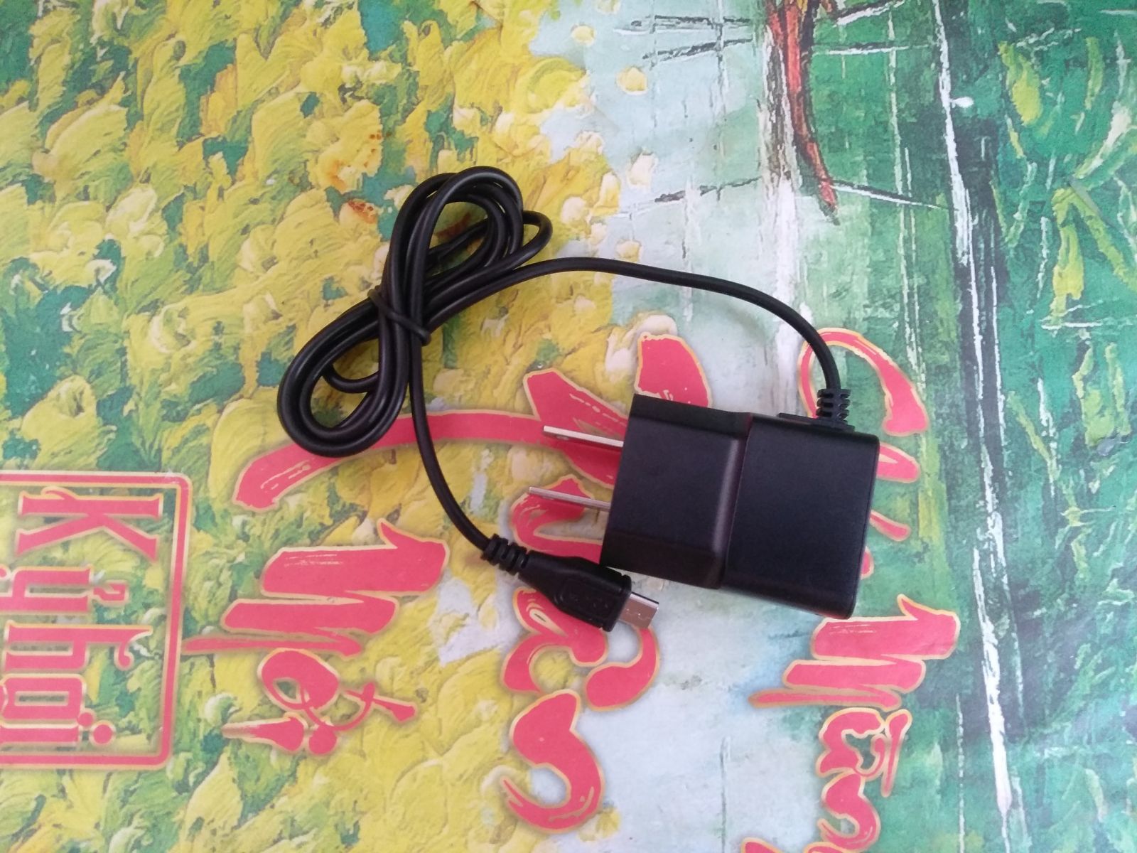 Cục Sạc Đen Dây Liền Cổng Micro USB Dây Dài 1m Tiện Lợi