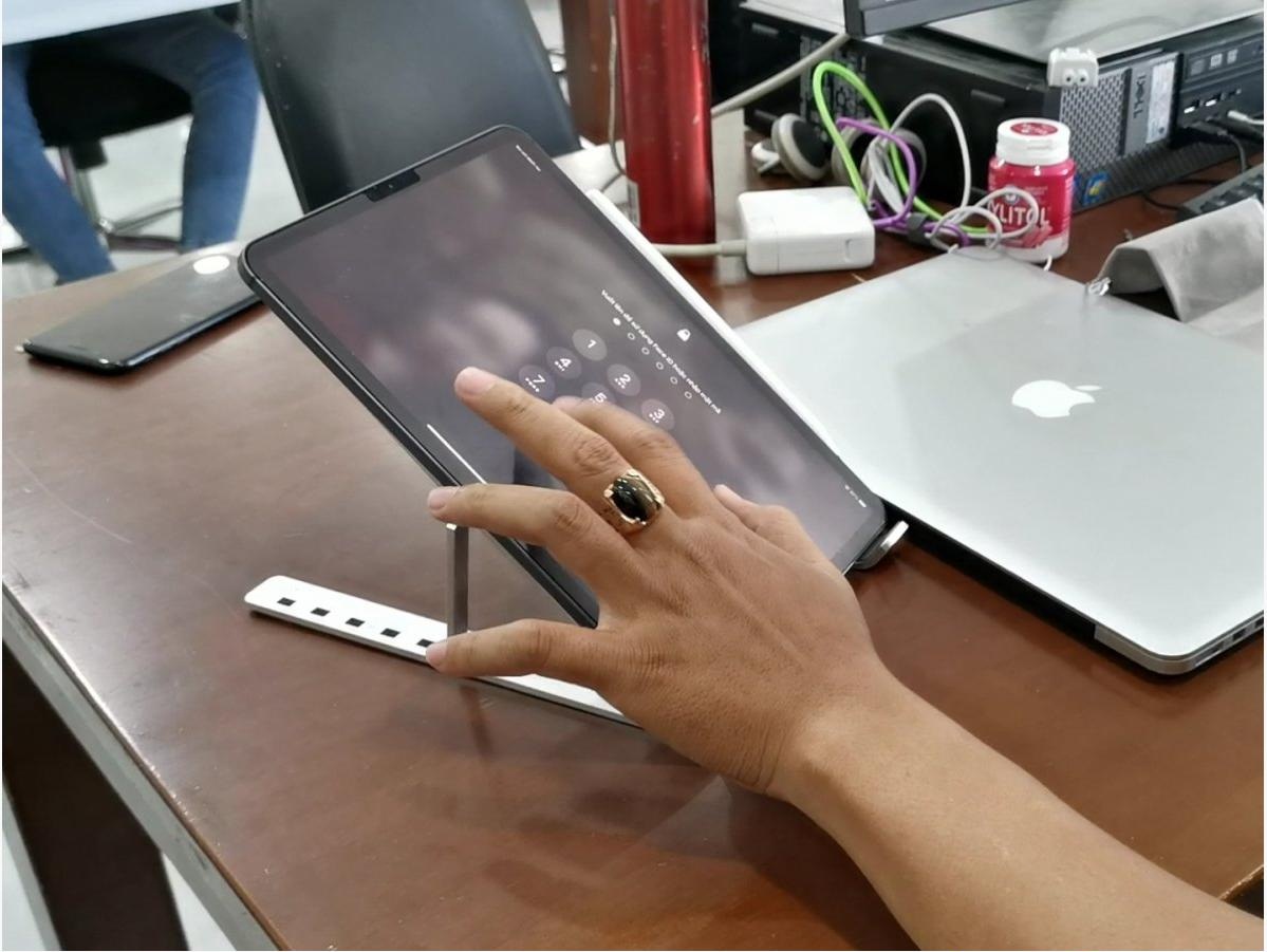 Giá Đỡ Laptop Nhôm Gấp Gọn Chỉnh Độ Cao Giúp Tản Nhiệt Cho MACBOOK IPAD SURFACE