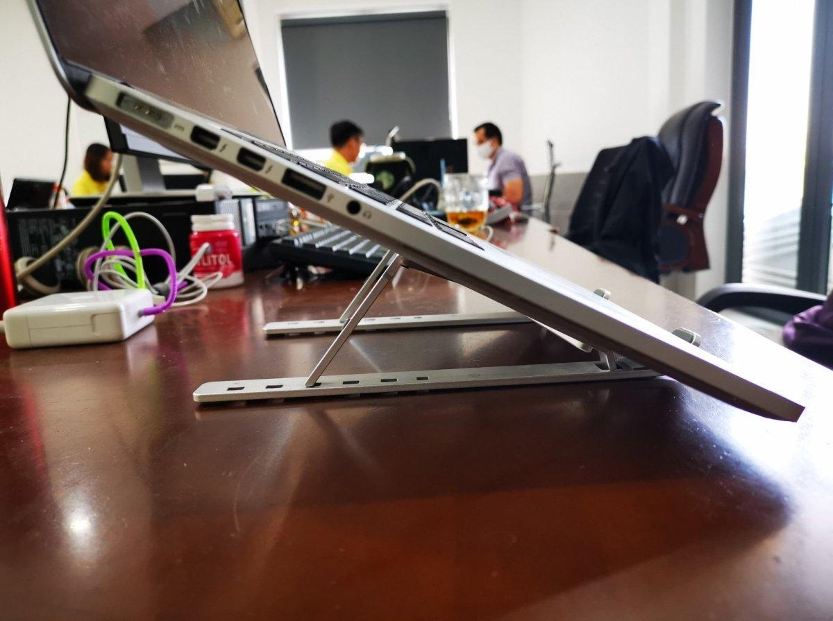 Giá Đỡ Laptop Nhôm Gấp Gọn Chỉnh Độ Cao Giúp Tản Nhiệt Cho MACBOOK IPAD SURFACE