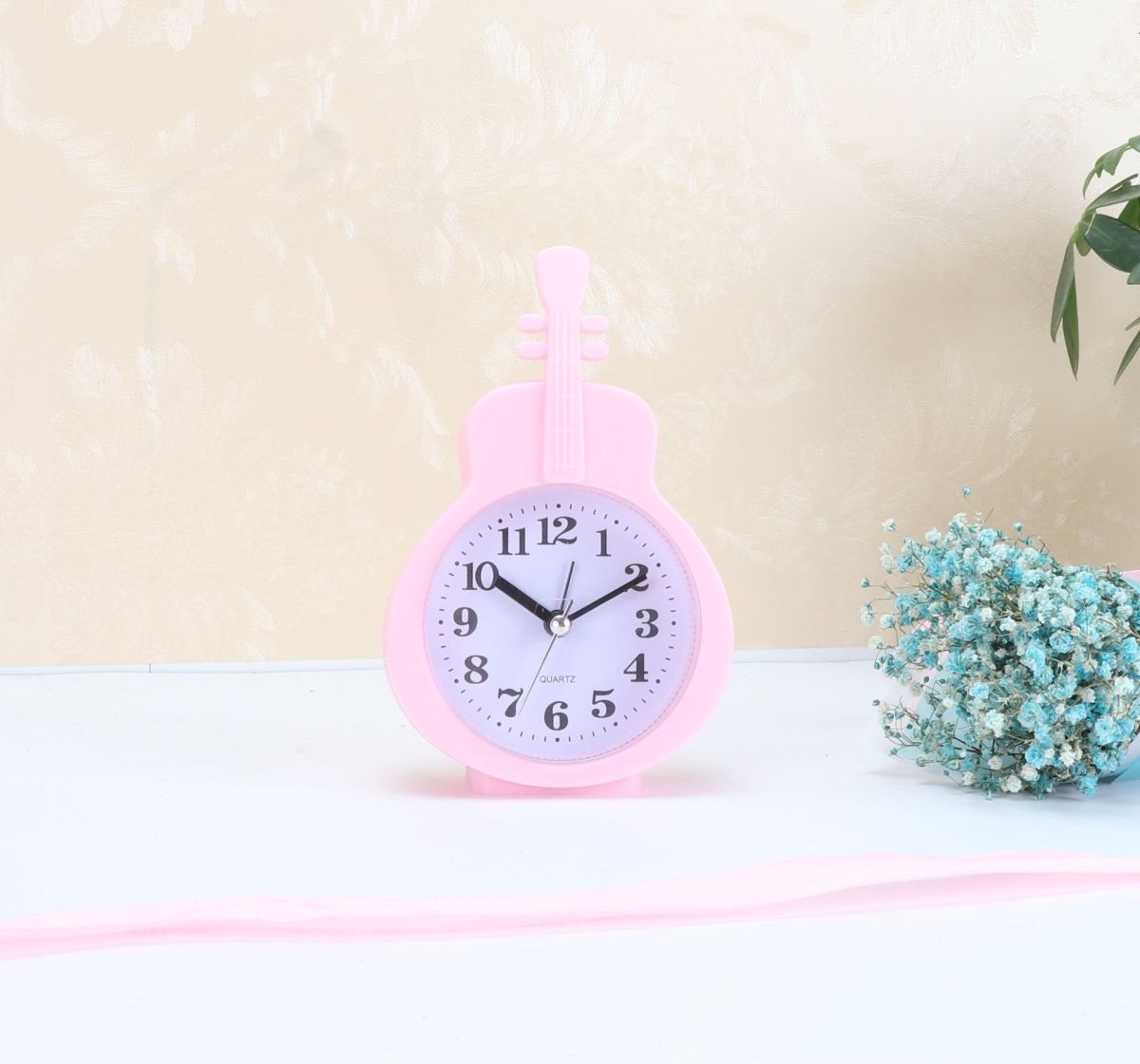 Đồng Hồ Để Bàn Hình Cây Đàn Nhiều Màu