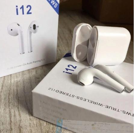 Tai Nghe Có Đế Sạc I12