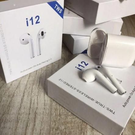 Tai Nghe Có Đế Sạc I12