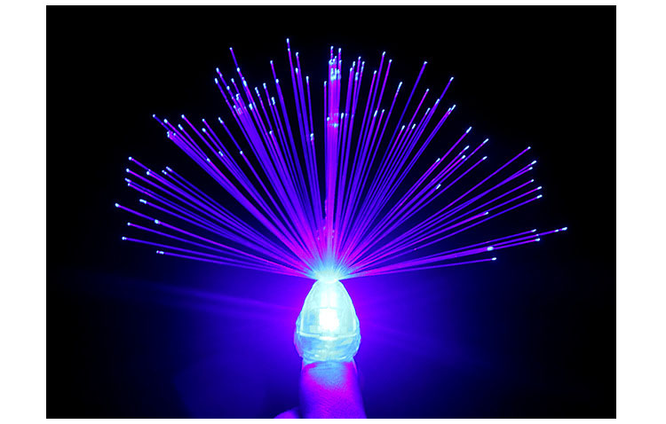 Nhẫn Con Công Phát Sáng Nhẫn Con Công Phát Sáng