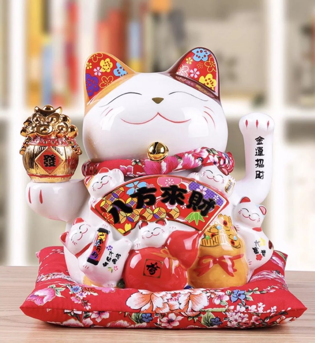 Mèo Sứ Thần Tài 23X15X20Cm Mèo Sứ Thần Tài 23X15X20Cm