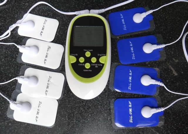 Máy Mát Xa Trị Liệu Xung Điện Kèm 8 Miếng Dán Đa Chức Năng Máy Mát Xa Trị Liệu Xung Điện Kèm 8 Miếng Dán Đa Chức Năng