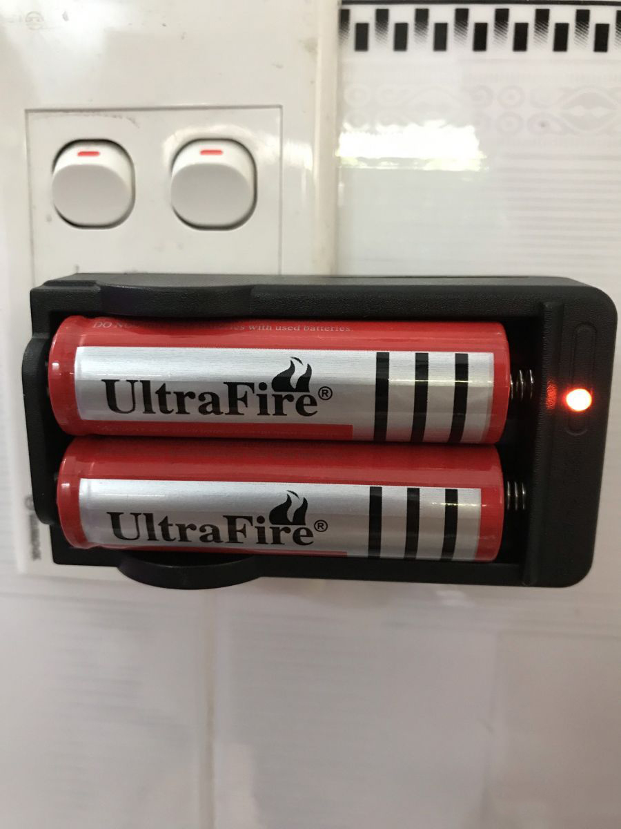 Cóc Sạc Pin Loại 2 Pin Đa Năng Cao Cấp