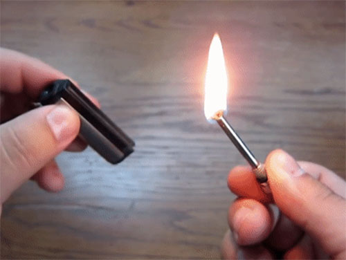 Móc Khóa Có Que Diêm Tiện Dụng