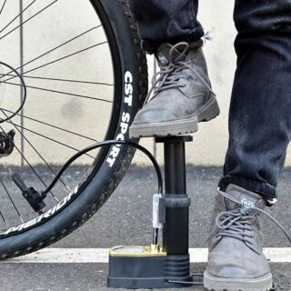 Bơm Xe Đạp Chân Đứng Foot Pump Có Đồng Hồ Đo Áp Suất