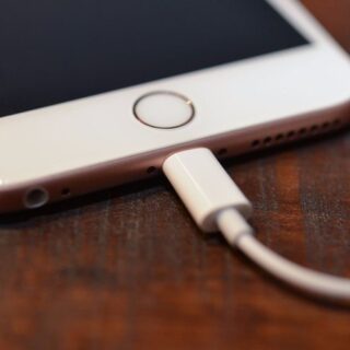 Cáp Chuyển Tai Nghe Từ Cổng Lightning Ra Jack 3.5mm