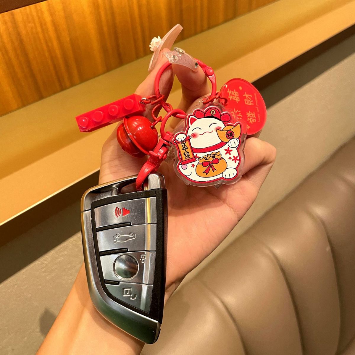 Móc Khoá Hình Mèo Kèm Phụ Kiện