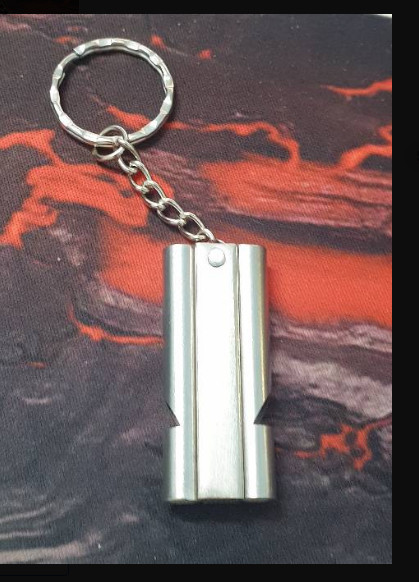 Móc Khóa Kiêm Còi Sinh Tồn Bằng Kim Loại