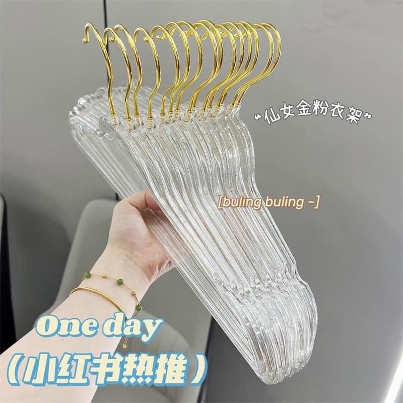 Móc Quần Áo Trong Suốt Ánh Vàng Phong Cách Hàn Quốc Cực Sang (T200) Móc Quần Áo Trong Suốt Ánh Vàng Phong Cách Hàn Quốc Cực Sang (T200)