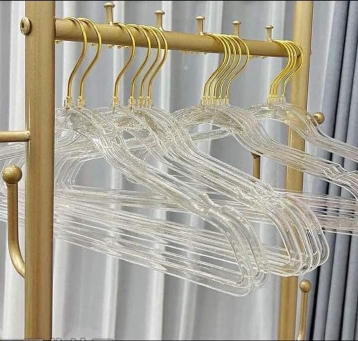 Móc Quần Áo Trong Suốt Ánh Vàng Phong Cách Hàn Quốc Cực Sang (T200) Móc Quần Áo Trong Suốt Ánh Vàng Phong Cách Hàn Quốc Cực Sang (T200)