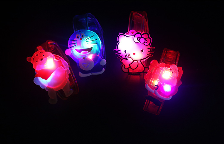 Đồng Hồ Đeo Tay Phát Sáng