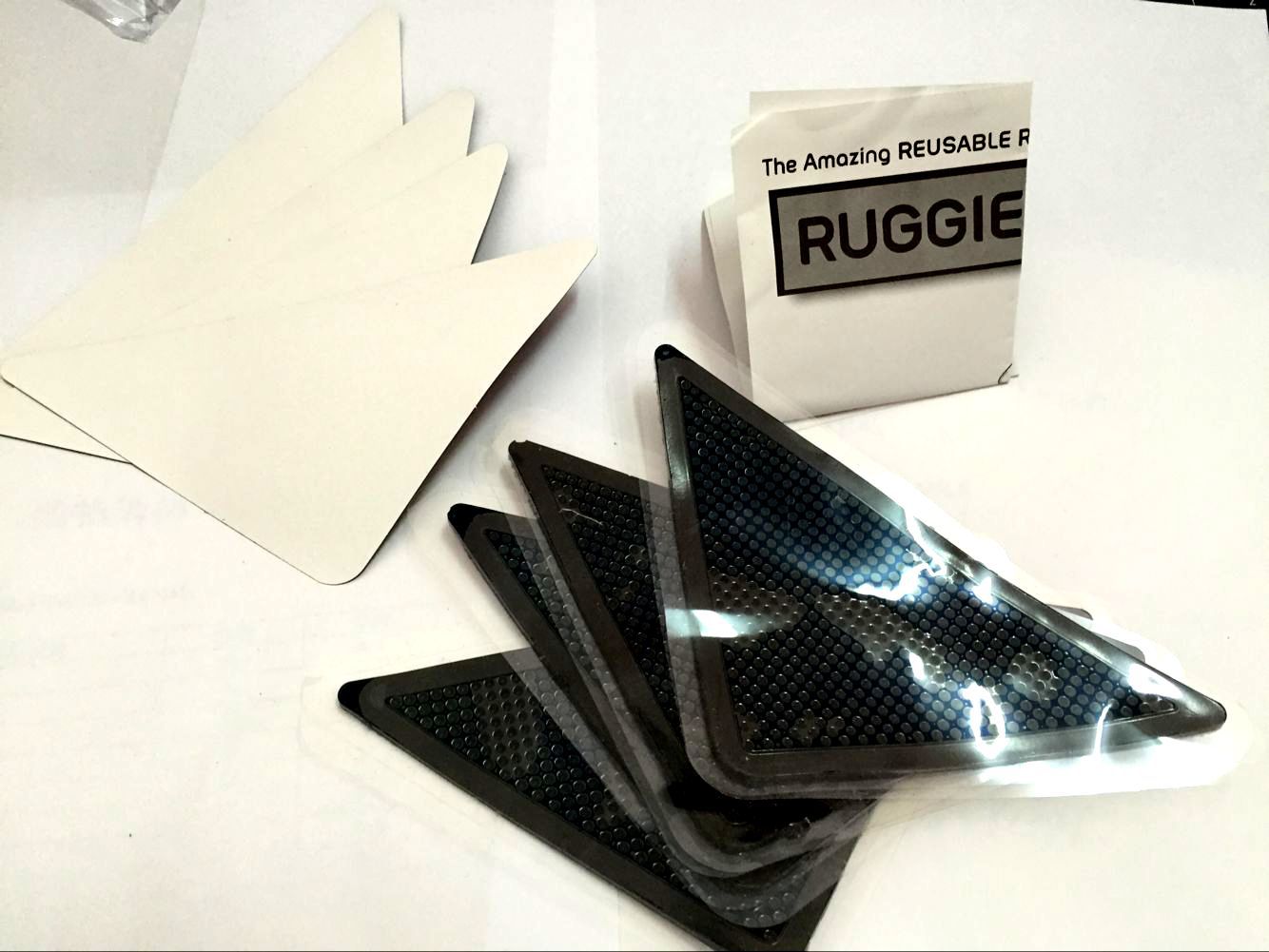 Miếng Dán Ruggiec Cố Định Thảm