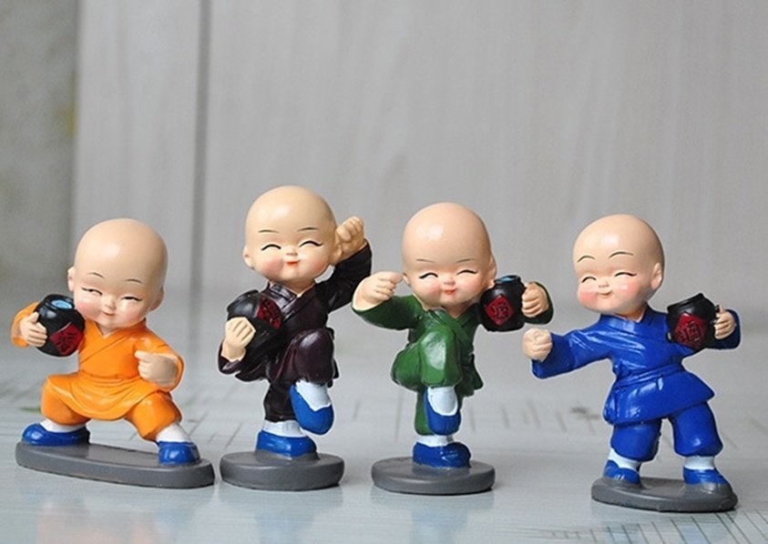 Bộ Tượng 4 Chú Tiểu Tập Võ Túy Quyền ôm Bình Rượu Bộ Tượng 4 Chú Tiểu Tập Võ Túy Quyền ôm Bình Rượu