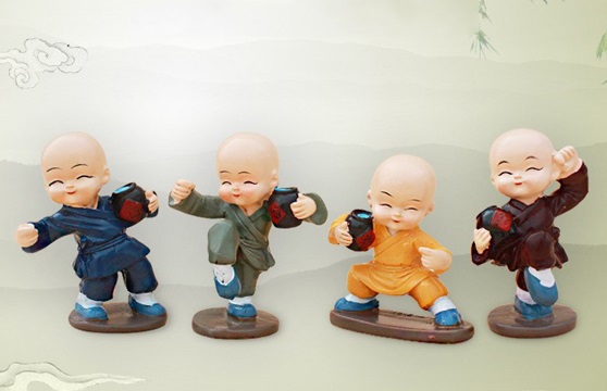 Bộ Tượng 4 Chú Tiểu Tập Võ Túy Quyền ôm Bình Rượu Bộ Tượng 4 Chú Tiểu Tập Võ Túy Quyền ôm Bình Rượu