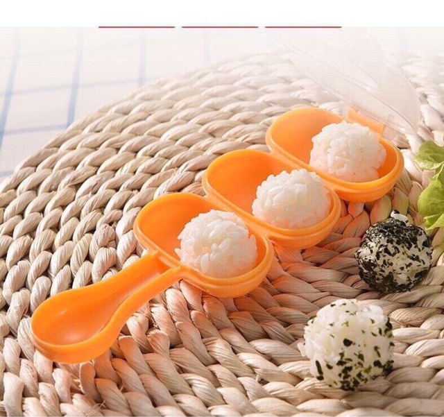 Khuôn Lắc Cơm Hình Tròn Cho Bé 3 Ngăn Khuôn Lắc Cơm Hình Tròn Cho Bé 3 Ngăn