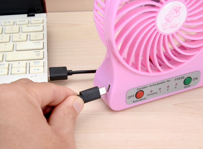 Quạt 3 Tốc Độ Dùng Pin Sạc