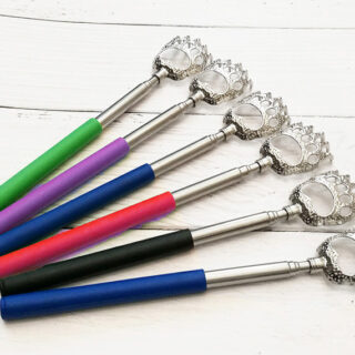 Cây Gãi Lưng Kéo Dài Hình Bàn Tay Gấu