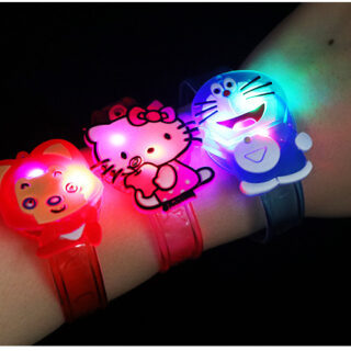 Đồng Hồ Đeo Tay Phát Sáng Nhiều Hình Cho Bé