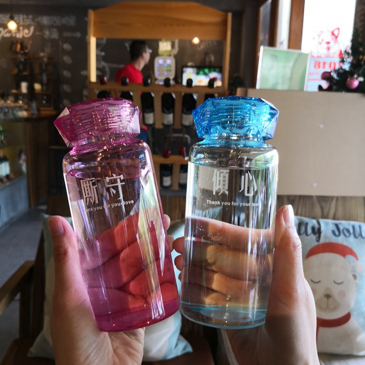 Bình Đựng Nước Bằng Thủy Tinh Họa Tiết Kim Cương Phong Cách Hàn Quốc