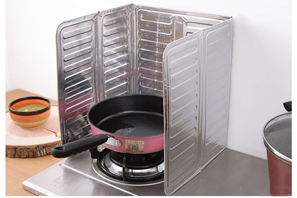 Tấm Chắn Chống Dầu Mỡ Và Gió Cho Bếp Ga Nhật Bản Cao Cấp