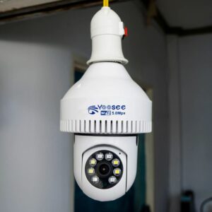 Camera Yoosee Bóng Đèn 5Mpx Có Báo Khói, Báo Cháy, Xoay 360, Xem Đêm Có Màu 8 Led