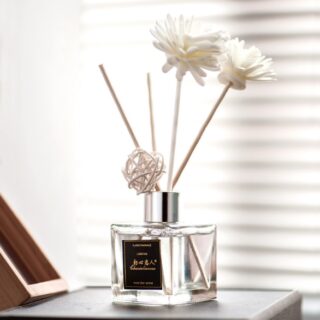 Chai Tinh Dầu Thơm Có Bông Hoa Home Fragrance 50ml