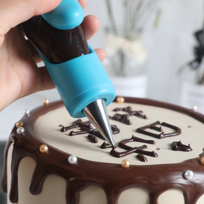 Dụng Cụ Hổ Trợ Làm Bánh Kem Tiện Dụng Cho Nhà Bếp