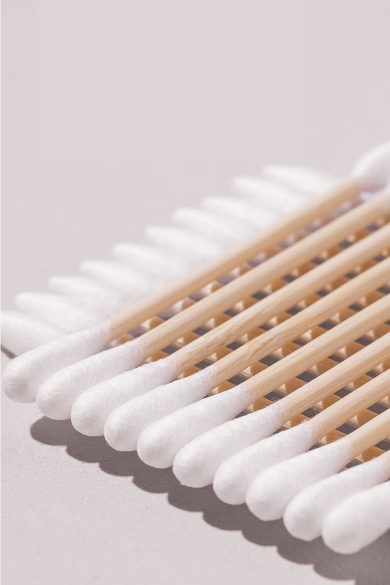 Hộp 300 Cây Bông Tâm Hình Gấu Dâu Tiện Dụng