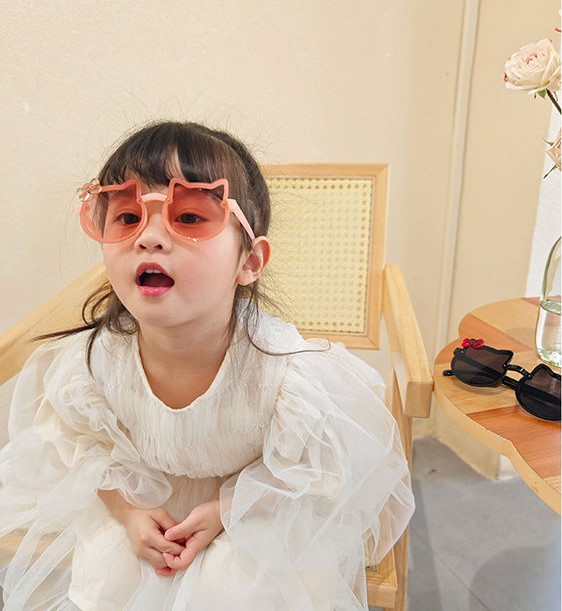 Mắt Kính Hình Mèo Sang Trọng Dễ Thương Cho Bé Khi Đi Du Lịch Mắt Kính Hình Mèo Sang Trọng Dễ Thương Cho Bé Khi Đi Du Lịch