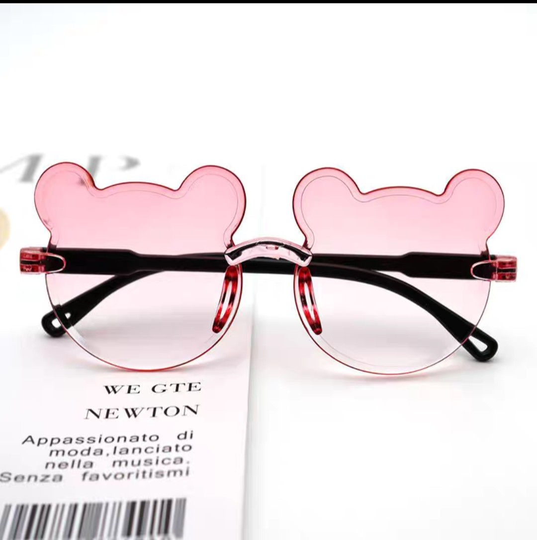 Mắt Kính Hình Gấu Sang Trọng Dễ Thương Cho Bé Khi Đi Du Lịch Mắt Kính Hình Gấu Sang Trọng Dễ Thương Cho Bé Khi Đi Du Lịch