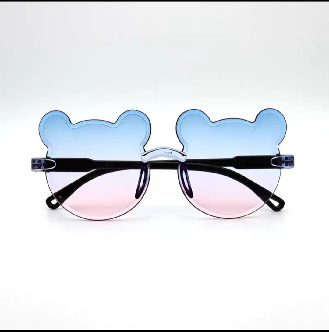 Mắt Kính Hình Gấu Sang Trọng Dễ Thương Cho Bé Khi Đi Du Lịch Mắt Kính Hình Gấu Sang Trọng Dễ Thương Cho Bé Khi Đi Du Lịch