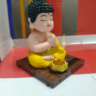Tượng Phật Thích Ca Chắp Tay Dùng Năng Lượng Mặt Trời