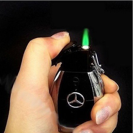 Hôp Quẹt Bật Lửa Móc Khóa Mercedes-Benz Hôp Quẹt Bật Lửa Móc Khóa Mercedes-Benz