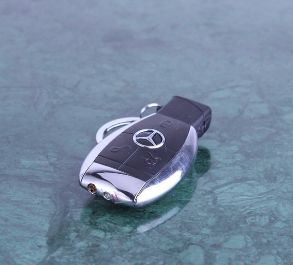 Hôp Quẹt Bật Lửa Móc Khóa Mercedes-Benz Hôp Quẹt Bật Lửa Móc Khóa Mercedes-Benz