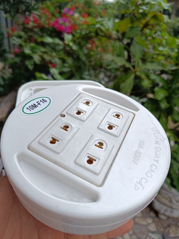 Ổ Cắm Điện Tròn Phú Gia 10M F16 Quay Tay Siêu Bền