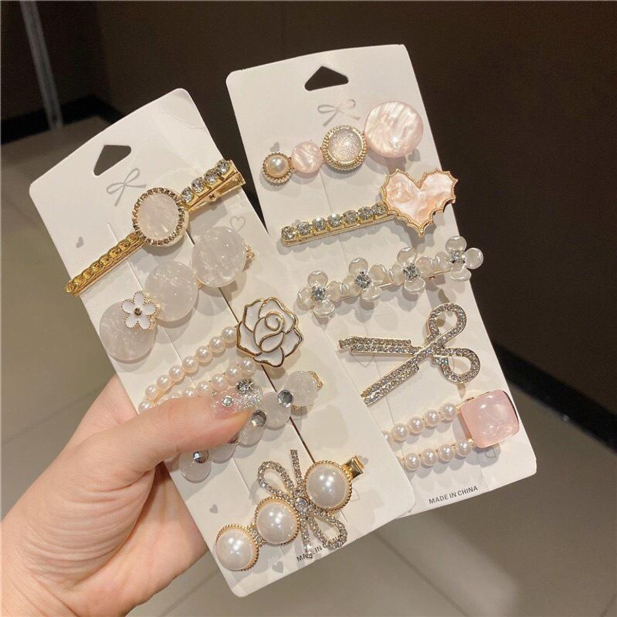 Set 5 Kẹp Tóc Ngọc Trai Đính Hạt Dễ Thương Cho Bé Gái Set 5 Kẹp Tóc Ngọc Trai Đính Hạt Dễ Thương Cho Bé Gái