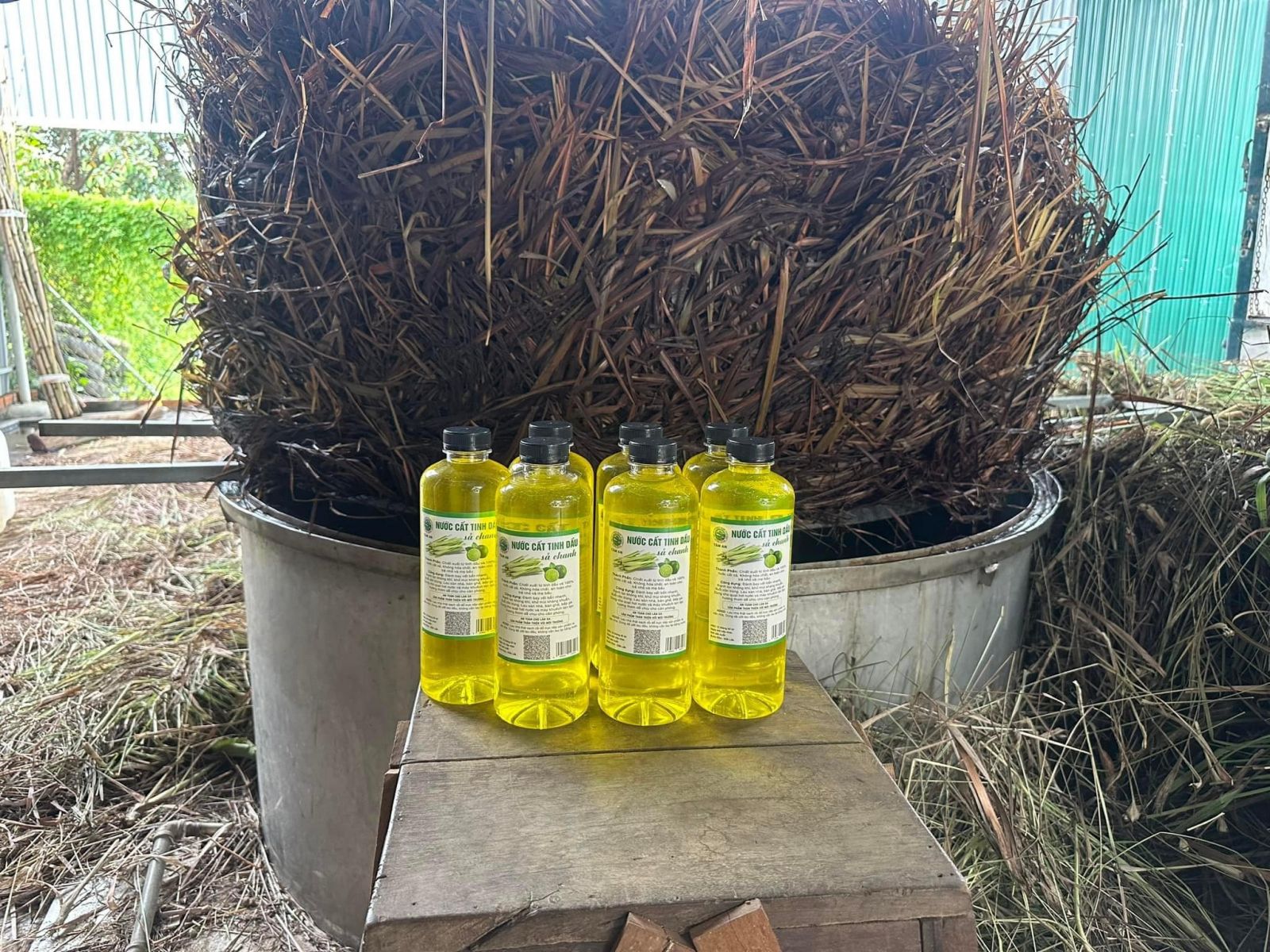 Nước Lau Sàn Tinh Dầu Sả Chanh Chuẩn Spa 1000Ml (Chai)