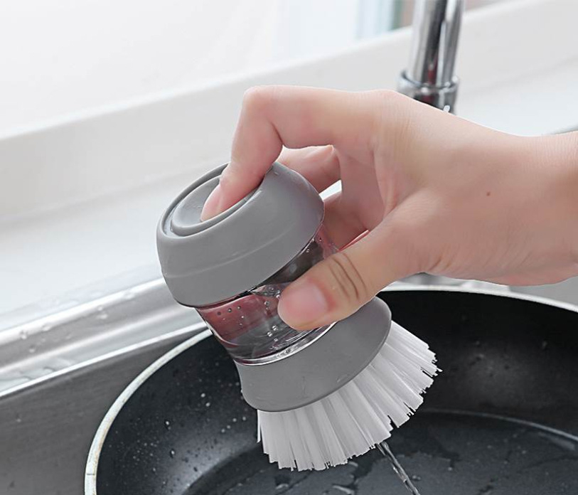Cây Cọ Chà Rửa Xoong Có Ngăn Đựng Xà Phòng Và Kệ Để Ráo 9x9x13.5cm Cây Cọ Chà Rửa Xoong Có Ngăn Đựng Xà Phòng Và Kệ Để Ráo 9x9x13.5cm