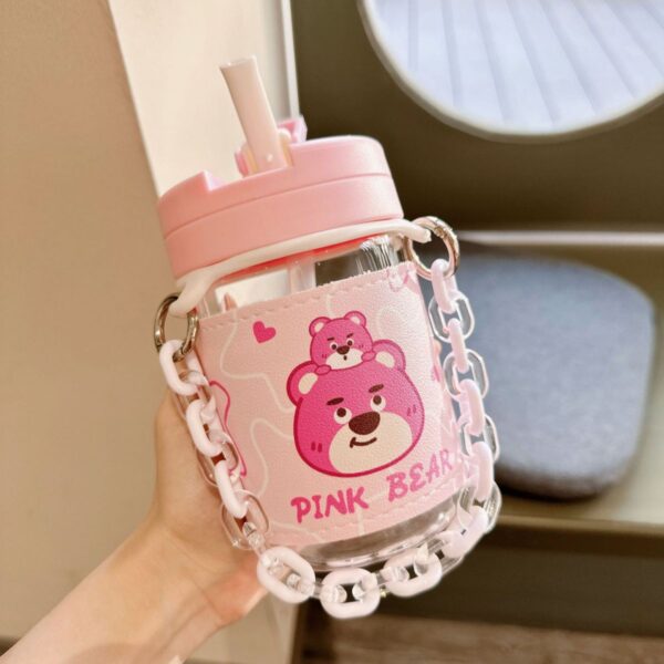 Bình Nước Gấu Dâu Bọc Da 450Ml Có Dây Đeo Siêu Dễ Thương