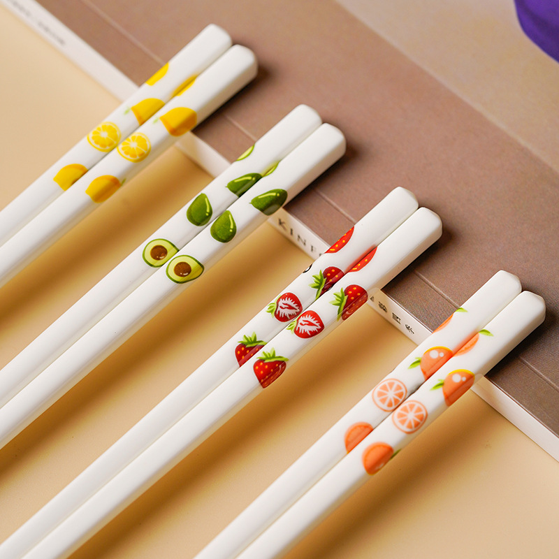 Hộp 5 Đôi Đũa Gốm Sứ Ceramic Phong Cách Nhật Bản, Chịu Nhiệt, Chống Mốc, Dễ Vệ Sinh Hộp 5 Đôi Đũa Gốm Sứ Ceramic Phong Cách Nhật Bản, Chịu Nhiệt, Chống Mốc, Dễ Vệ Sinh