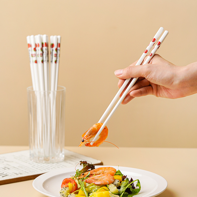 Hộp 5 Đôi Đũa Gốm Sứ Ceramic Phong Cách Nhật Bản, Chịu Nhiệt, Chống Mốc, Dễ Vệ Sinh Hộp 5 Đôi Đũa Gốm Sứ Ceramic Phong Cách Nhật Bản, Chịu Nhiệt, Chống Mốc, Dễ Vệ Sinh