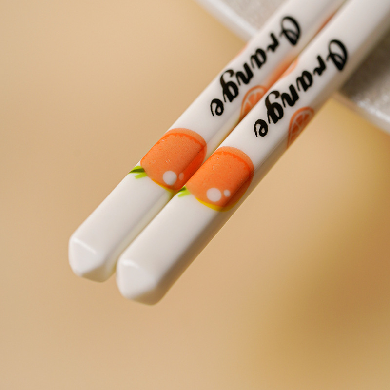 Hộp 5 Đôi Đũa Gốm Sứ Ceramic Phong Cách Nhật Bản, Chịu Nhiệt, Chống Mốc, Dễ Vệ Sinh Hộp 5 Đôi Đũa Gốm Sứ Ceramic Phong Cách Nhật Bản, Chịu Nhiệt, Chống Mốc, Dễ Vệ Sinh