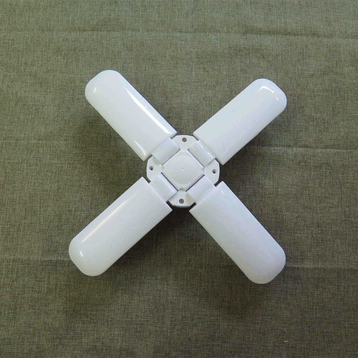 Bóng Đèn Led Hình 4 Cánh Quạt Công Suất 60W Siêu Sáng, Tiết Kiệm Điện Bóng Đèn Led Hình 4 Cánh Quạt Công Suất 60W Siêu Sáng, Tiết Kiệm Điện