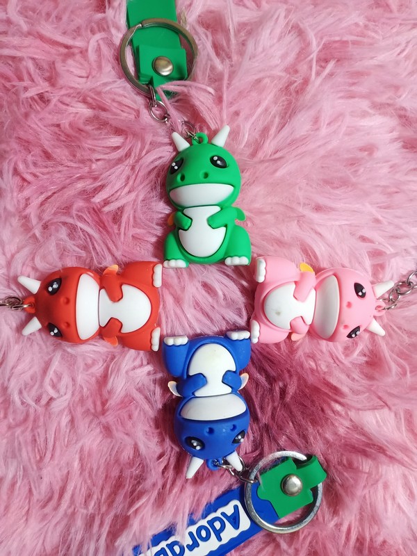 Móc Khoá Hình Bé Khủng Long Có Sừng Nhiều Màu Sắc
