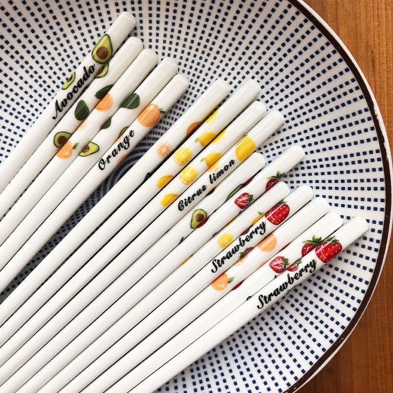 Hộp 5 Đôi Đũa Gốm Sứ Ceramic Phong Cách Nhật Bản, Chịu Nhiệt, Chống Mốc, Dễ Vệ Sinh Hộp 5 Đôi Đũa Gốm Sứ Ceramic Phong Cách Nhật Bản, Chịu Nhiệt, Chống Mốc, Dễ Vệ Sinh