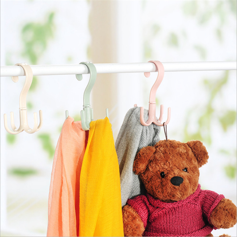 Móc Nhựa Xoay 4 Chấu Tiện Dụng Móc Nhựa Xoay 4 Chấu Tiện Dụng